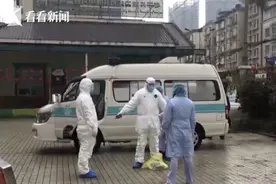 隔离点转送队员穿防护服睡着 网友心疼作画：你是需要被保护的超人图片