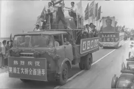70年70个瞬间丨⑯黄浦江上第一桥图片