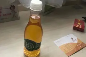客人称住宿喝到尿粪混合“饮料”，酒店：不是我们放的图片