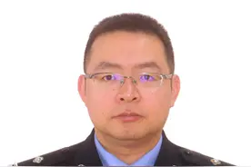 诗朗诵《英雄》图片