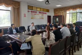 常宁市委常委、常务副市长黄含茂约访信访群众图片