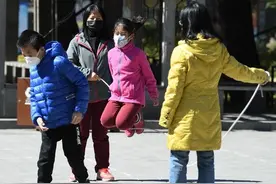 只会单摇和双摇？居家跳绳“花样”多，速度学起来图片