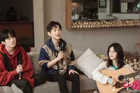 《朋友请听好》何炅谢娜翻唱经典 易烊千玺杨迪在线吃瓜图片