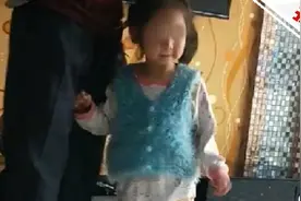 4岁女童被继母虐打进ICU，拿什么打捞儿童沉没的呼救图片