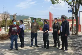 邵东市政协相关负责人到邵东四中检查疫情防控工作图片