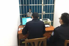 东莞一男子驾照卖分“赚零花钱”，交警队大厅被抓现行图片