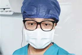 曾斌斌：左手抗疫 右手篮球图片