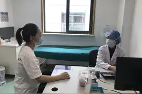 长时间佩戴口罩 不少人脸上“痘痘”疯长！医生的这些建议请收好图片