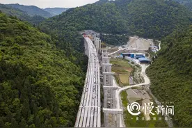 渝黔高速扩能项目（重庆段）3座大桥最新建设进展，建成后与老渝黔高速基本平行图片