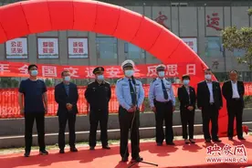 反思交通安全 倡导文明出行！郑州交警组织开展“全国交通安全反思日”活动图片