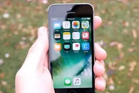 iPhone SE2惨遭无数差评，性能小钢炮还香吗？图片