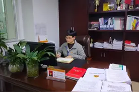 【五一巾帼标兵风采】李红梅：从桥梁工程师到工会主席图片