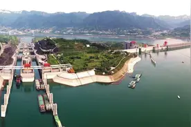 三峡高科技｜大船爬楼梯，小船坐电梯图片