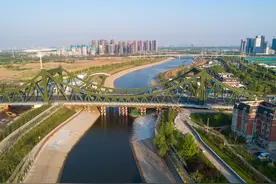 城南河上架起浦口的“外白渡桥”图片