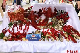 南京“久违”户外美食节唤醒民众“味蕾”图片