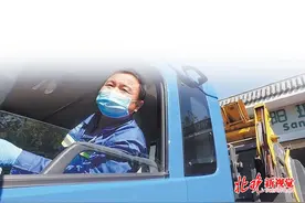 朝阳环卫中心垃圾清运车驾驶员王照中：从凌晨五点忙到下午三点多图片