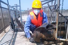 劳动节我劳动我快乐：他们是污水处理岗位上的最帅“男团”图片