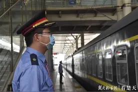 武昌火车站迎客流高峰，乘客未见拥挤，防控有序开展图片