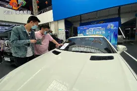 80万网友汉口北云上看车 购车节开幕“无接触购车”受追捧图片