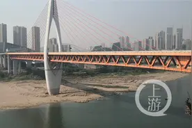 五一去哪儿 | 海归小姐姐重游洪崖洞 几小时从白天耍到黑图片