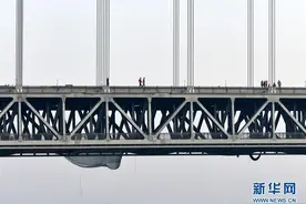 湖北宜昌：白洋长江公路大桥建设忙图片