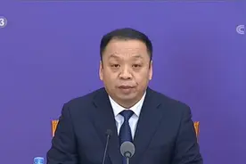 要正确佩戴口罩！部分景区出现人员拥挤并不戴口罩的现象图片