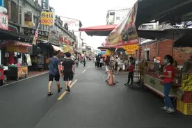五一连假高雄旗山老街人潮不多 商家怨生意难做图片