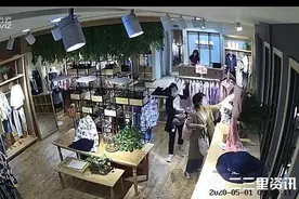 榆林俩女子带着婴儿在商场偷衣服 监控拍下全过程图片