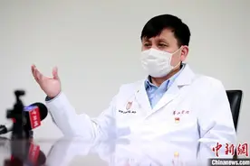 张文宏：脱发和压力大有关，“90后”要保持好心态图片