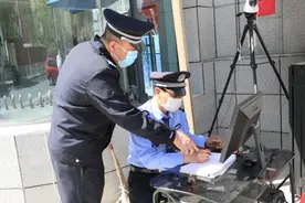 保安大叔张明旭：24小时随叫随到图片