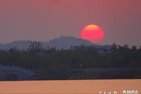 最美不过夕阳红，华山湖的落日也太美了吧图片