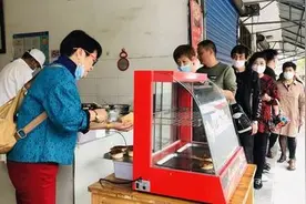乡间米道 | 卖了半个多世纪的海棠糕，沪郊这家小铺吸引“吃货”纷纷下乡……图片