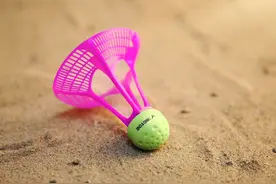 不惧疫情不怕风 世界羽联携手VICTOR推出户外羽毛球图片