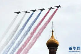 俄罗斯举行胜利日空中阅兵彩排图片