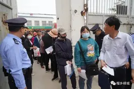 “阳光”下运行，直击枣庄这个村搬迁集中签约现场图片