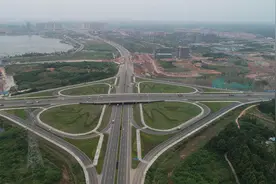 明起高速恢复收费 哪些车继续免费通行？图片