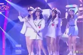 台版101模仿黑人抬棺现场视频地址 白衣美女抬着便当盒当棺材引热议图片