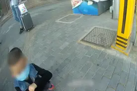 “妈妈不要我了！”五岁萌娃“离家出走”……图片