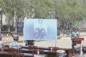新兵下连，老兵连线图片