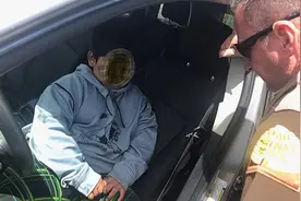 美国5岁男孩开车上高速，称要去买兰博基尼，警察：他兜里就3美元视频封面