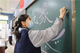 暖心！返校复学之日 郑州这所学校高三学子赠送“开学大礼包”图片