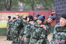 “拳”力以赴：武警官兵搏击训练进行时图片