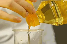 玉米油、菜籽油、花生油区别竟这么大！你家用哪个？图片