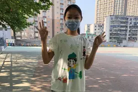 DIY文化衫设计大赛举行 小学生手绘创意文化衫致敬劳动者图片