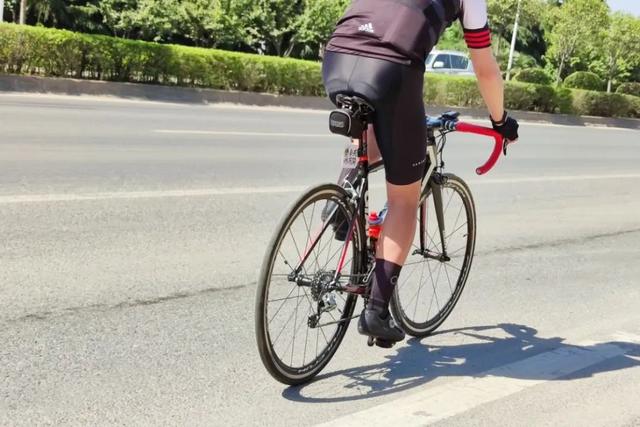 值否｜超值断货王 迪卡侬Van Rysel Racer骑行裤评测