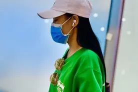袁娅维穿减龄卫衣配健美裤 气质气场双在线图片