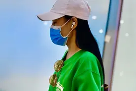 袁娅维穿减龄卫衣配健美裤 气质气场双在线图片