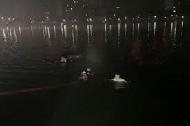 外卖小哥凌晨救落水女子 详细经过始末曝光网友纷纷竖起大拇指图片