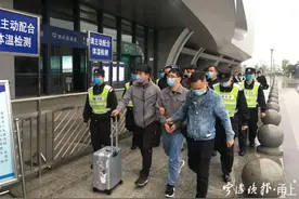浙江女子朋友圈申领免费榴莲，没想到牵出3800万元的大案图片