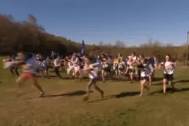 真会玩！做鬼脸、背媳妇……世界奇葩比赛知多少？图片